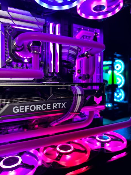 High end Gaming PC mit Custom Wasserkühlung. Für Perfektes Gaming und Workstation Anwendungen mit dem perfekten PC System o11 Dynamic.