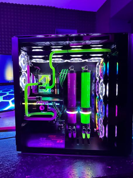 Das Ultimative Gaming Monster. Das beste vom besten, das Corsair 1000D Dual System. Alles ist hier Möglich!